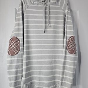 Maurices Gray and Cream Checkered Hoodie